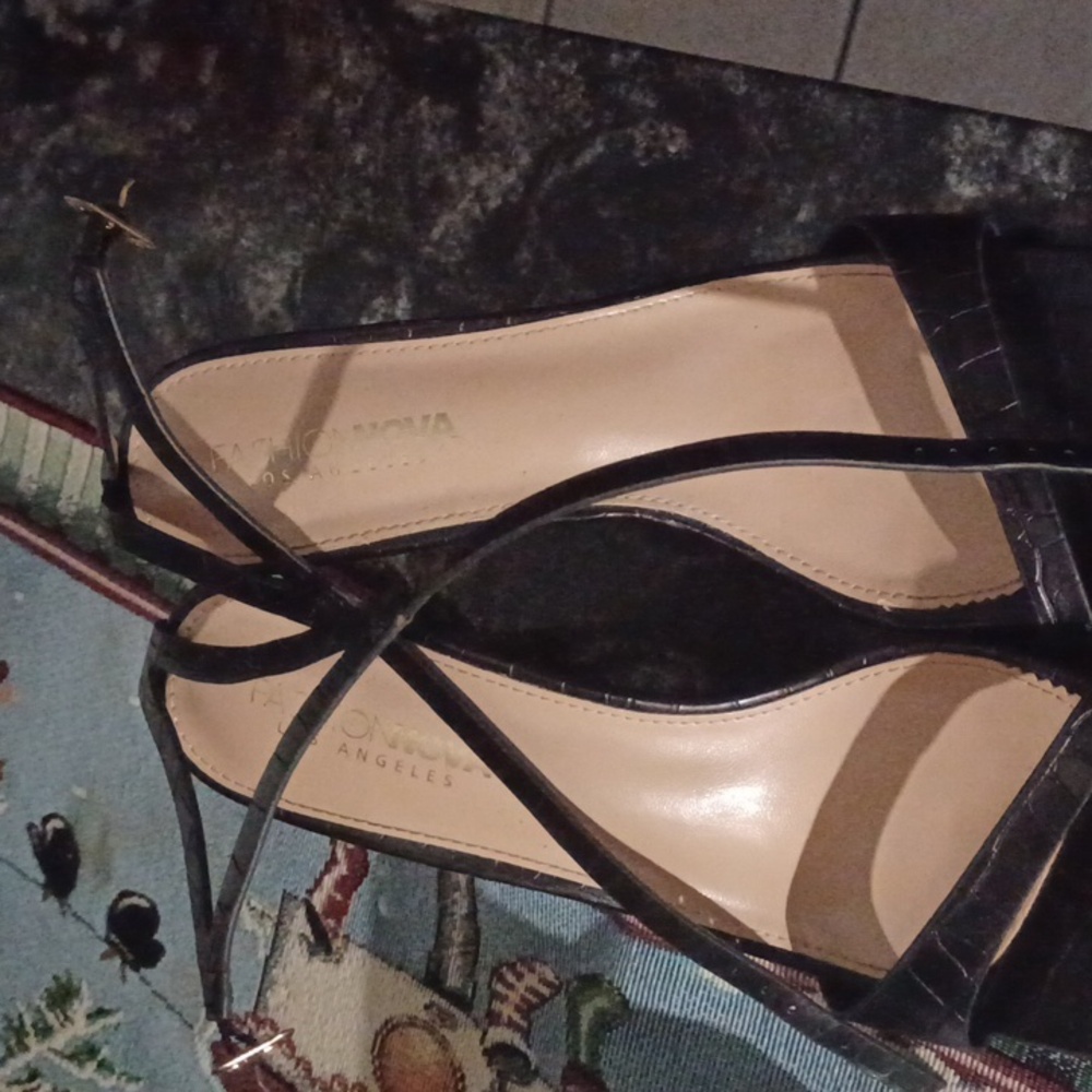 Heels - Picture 2 of 4